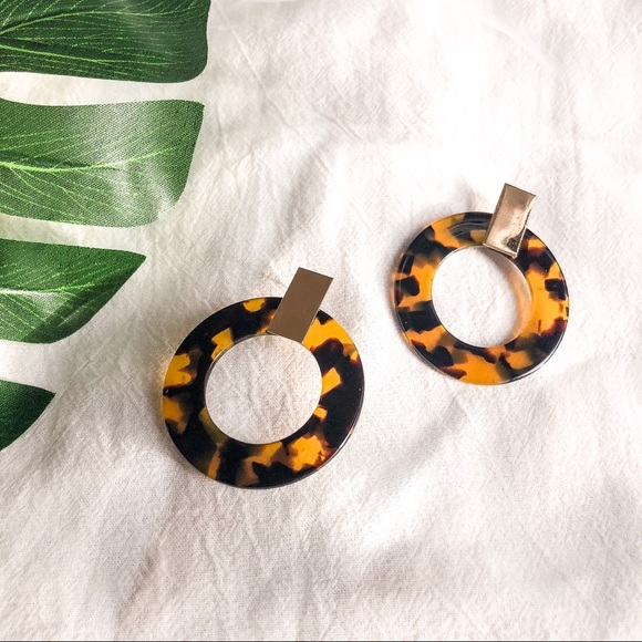 New! Gold Dark Tortoise Shell Resin Hoop Earrings - Picture 4 of 6